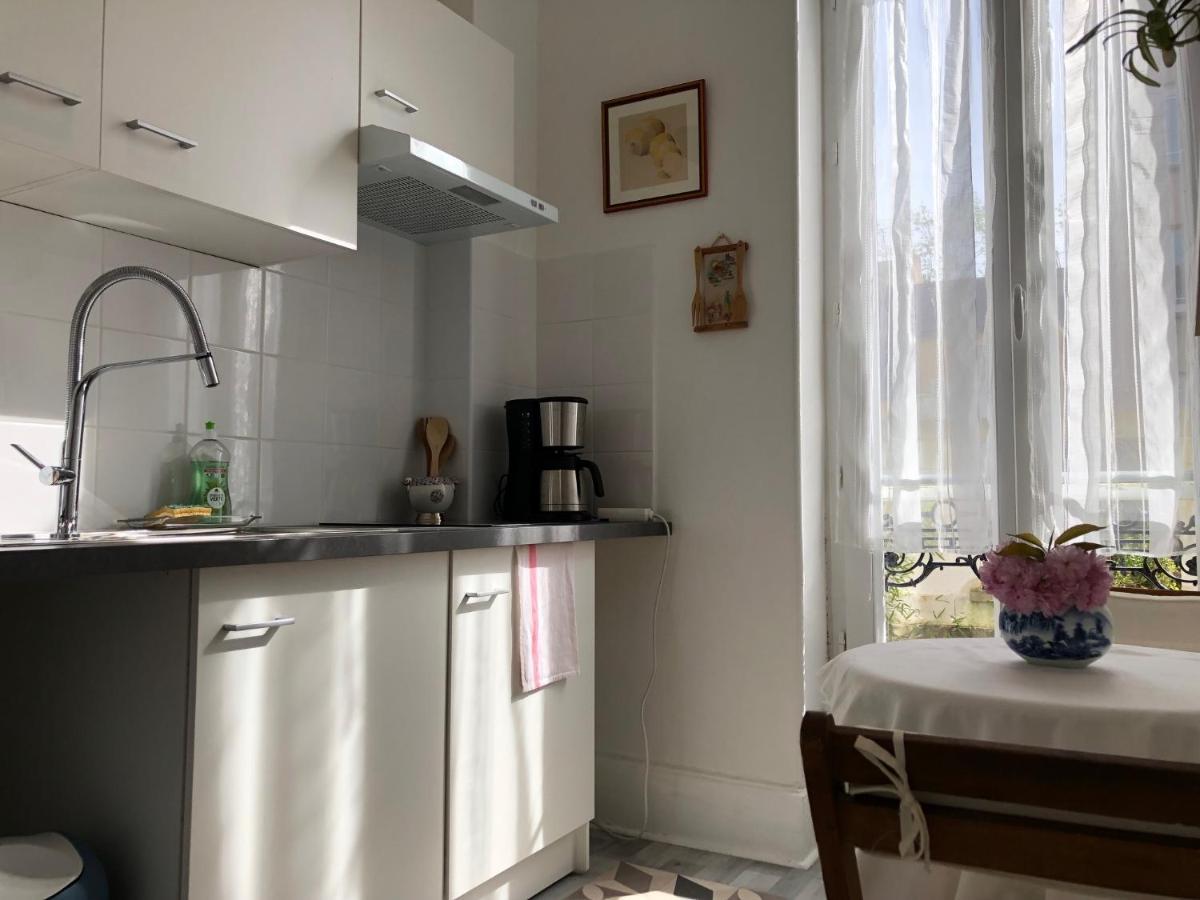 וישי Villa Camelia Studio De Charme A Cote Des Thermes מראה חיצוני תמונה